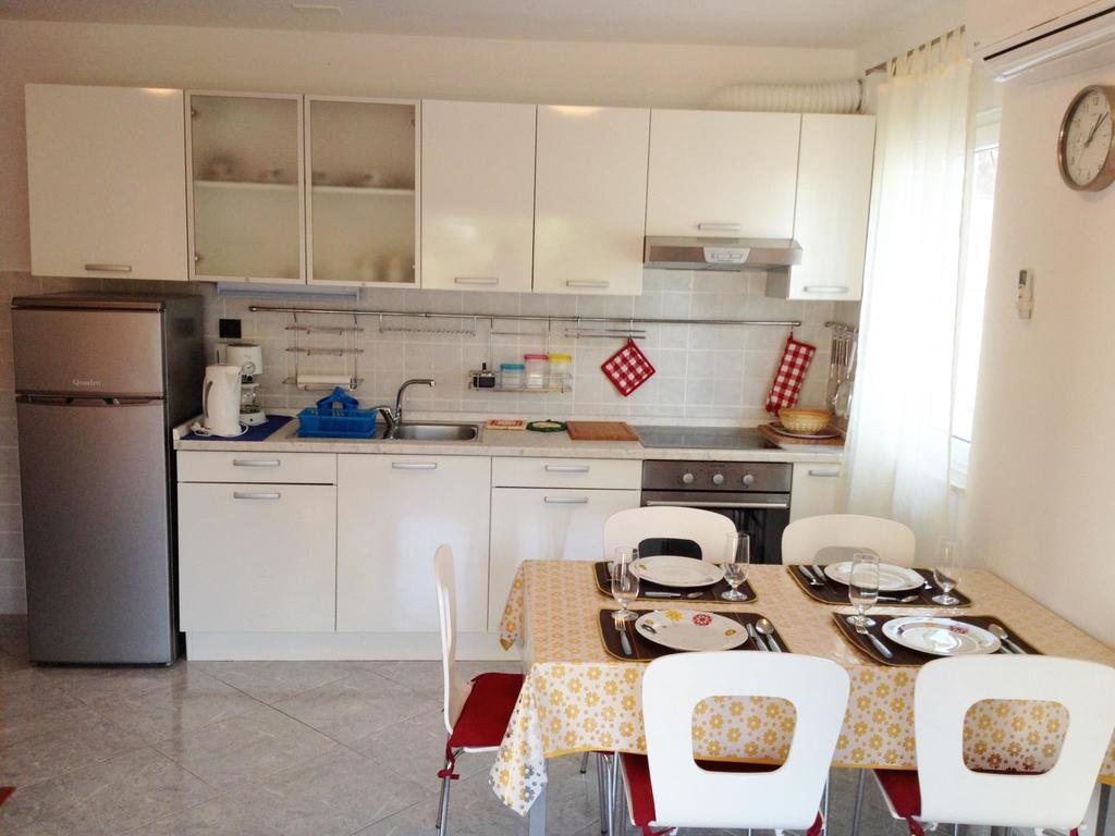 Kristian Apartments ポドストラナ エクステリア 写真
